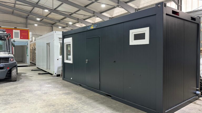 Bürocontainer´20 Fuß mit WC-TRakt - Fabrikenu