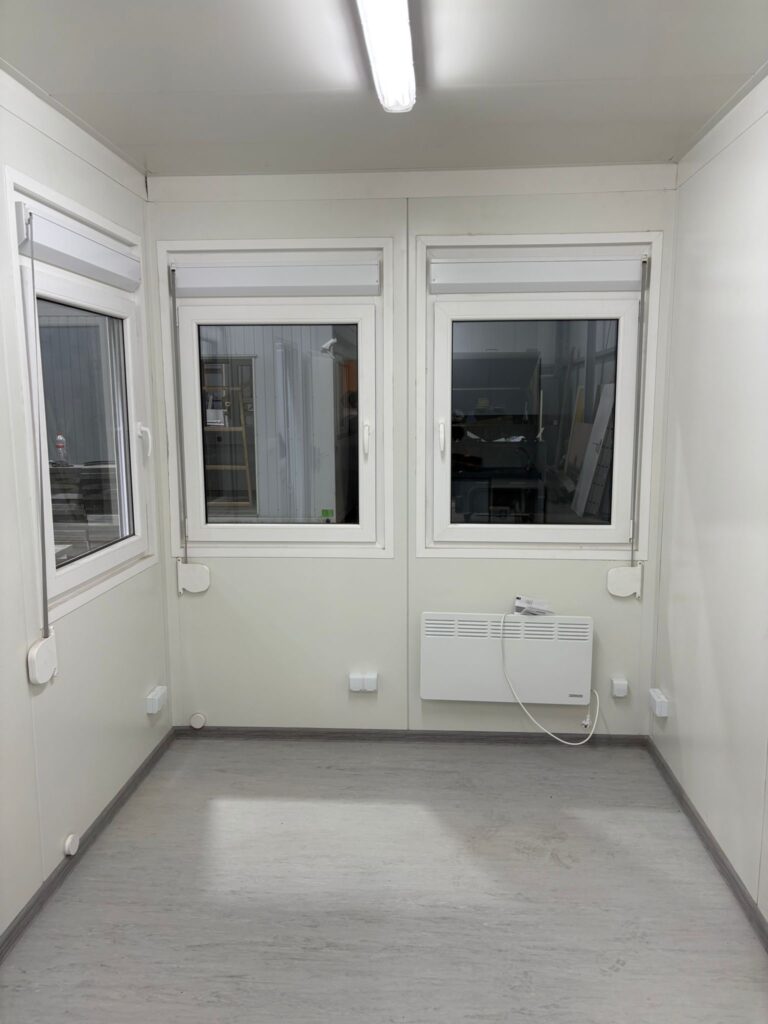 Bürocontainer´20 Fuß mit WC-TRakt - Fabrikenu