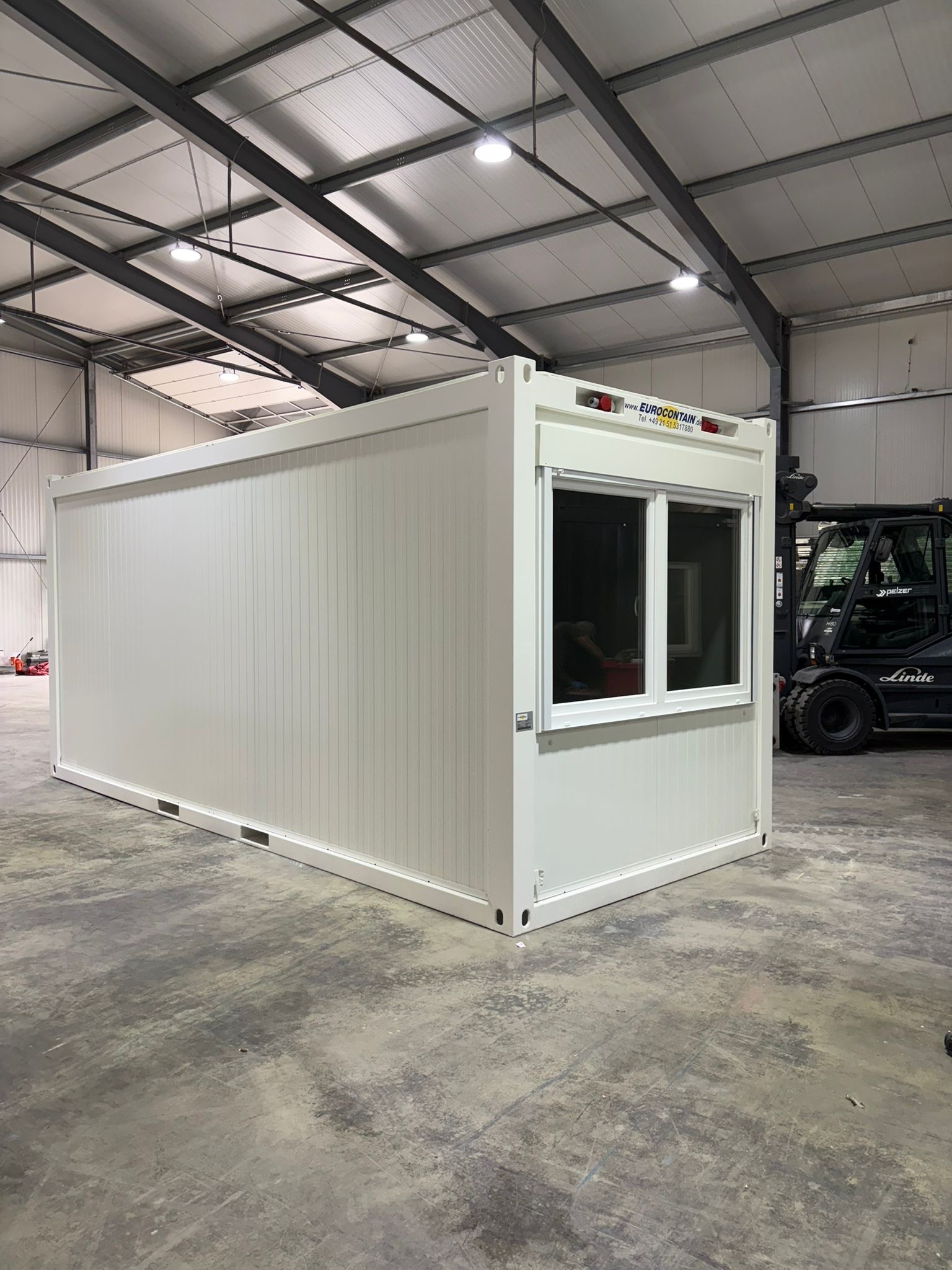 Bürocontainer | Sofort einsetzbar & individuell planbar